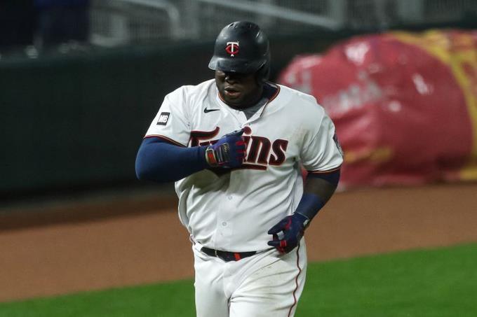 Sanó conecta tres jonrones, Polanco y Laureano deciden