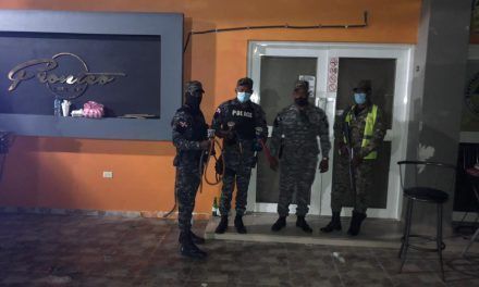 PN y el COBA cierran negocio e incautan hookah por violentar toque de queda en Sánchez Ramírez