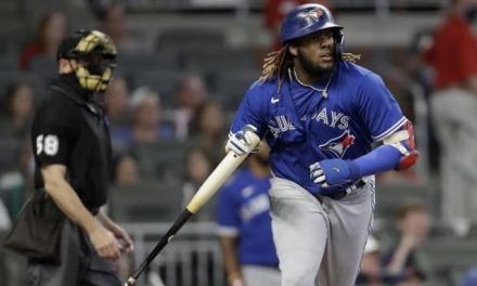 Vladimir Guerrero Jr. conecta su jonrón 16 y es líder de Grandes Ligas