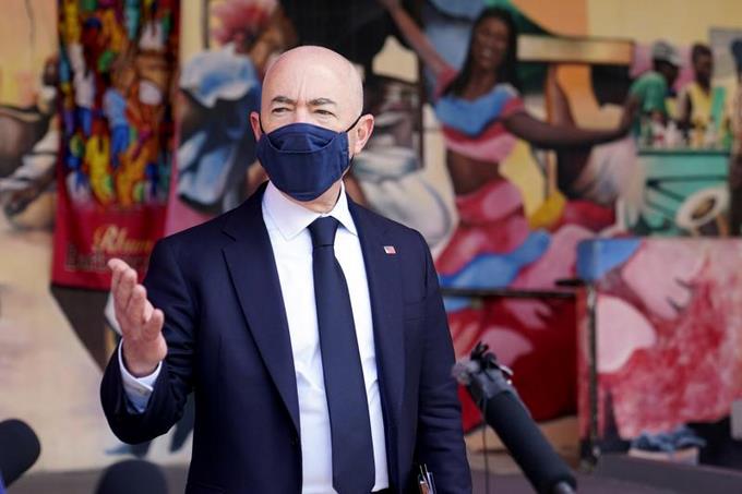EEUU pone fin formal a política de “Permanecer en México”
