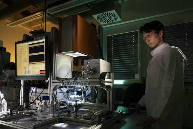 ¿Retirar hormonas del agua mediante luz solar?