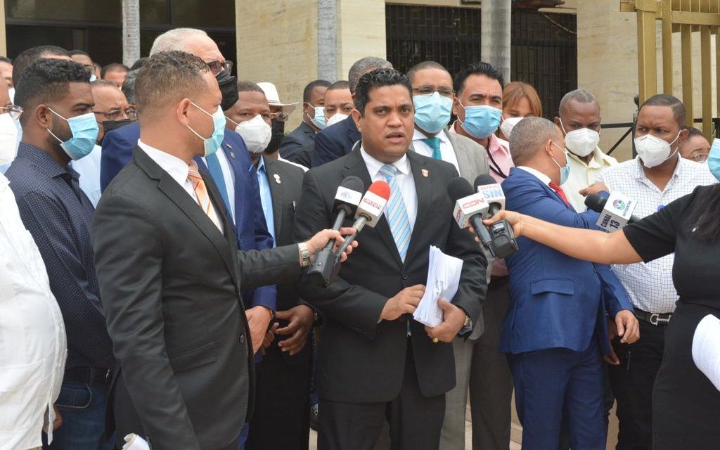 Fedomu, Fedodim y alcaldes emplazan CNSS y TSS a recibir pago de seguridad social de empleados