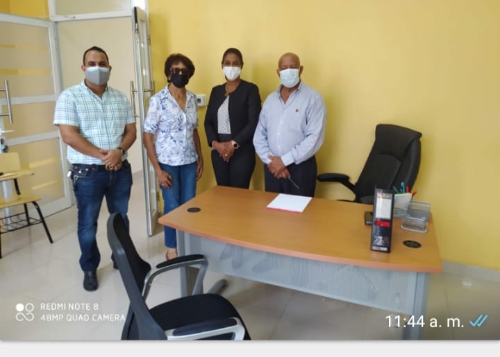Cámara de Comercio dona mobiliario a Liceo Musical Pablo Claudio