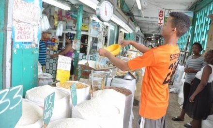 Comerciantes con el “grito al cielo” por alza de precios