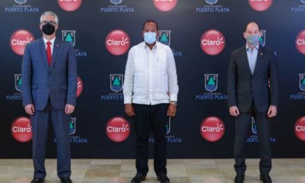Claro y Ayuntamiento Puerto Plata firman acuerdo para desplegar fibra óptica