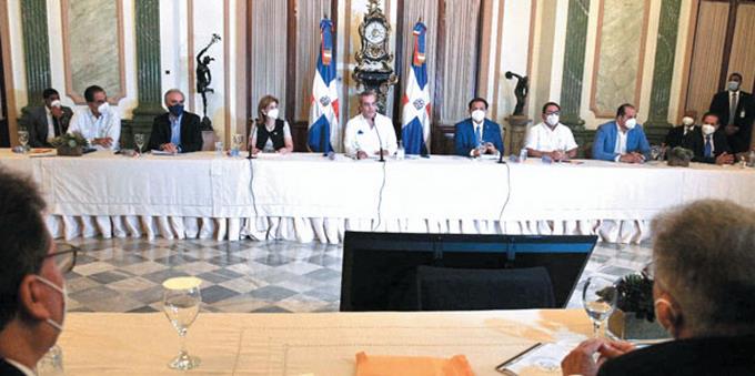 Gobierno dirá mañana cómo sigue vacunación