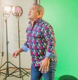 Héctor Acosta graba video de su nueva bachata “Pa que me perdones”