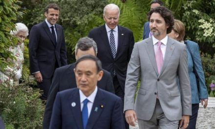 Los dirigentes del G7 se vuelven a ver en presencia de la reina Isabel II