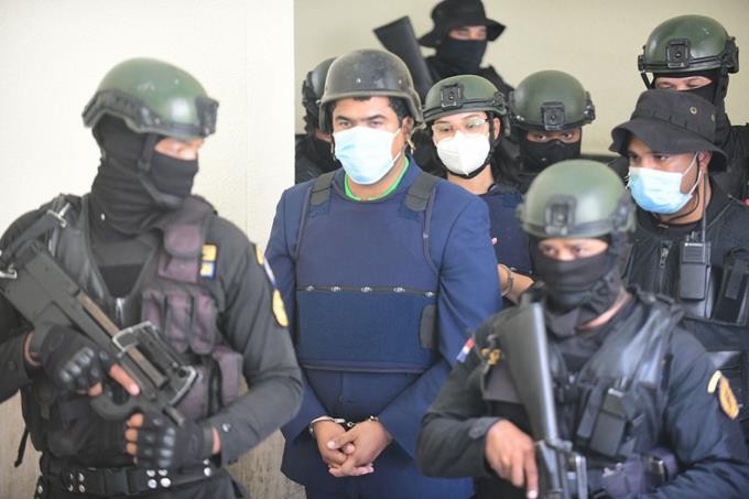 Luis Dicent: «Vine por justicia y me voy como un criminal»
