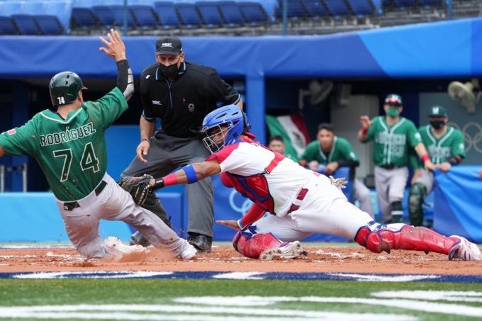 Dominicana blanquea 1-0 a México en el béisbol olímpico