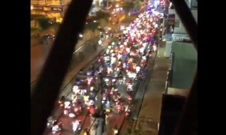 Decenas de personas participan en caravana ”teteo” en SFM