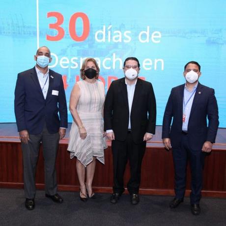 Aduanas despacha 2,263 contenedores en 24 horas
