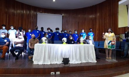 Vicealcaldesa despide equipo de futbol participará en torneo sub-18
