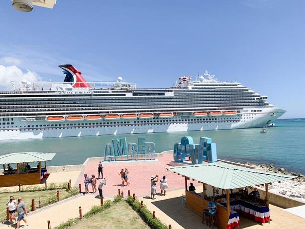 El turismo de cruceros reabre con 2,500 viajeros