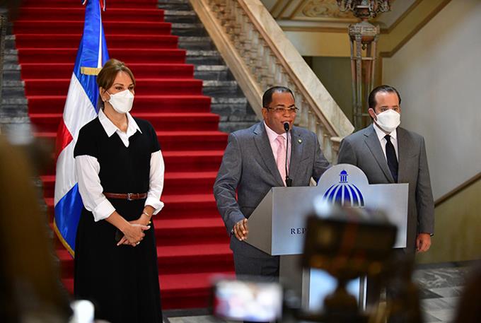 Empleados cobrarán con cheques para identificar nominillas