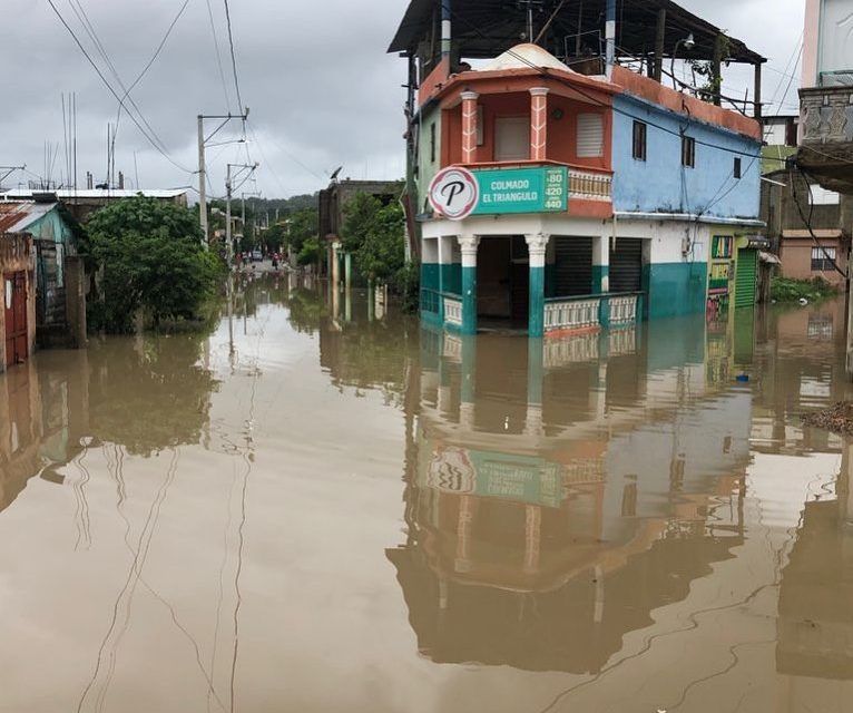 Como siempre: Barrio Moscú se inunda; ahora con aguaceros de tormenta Elsa