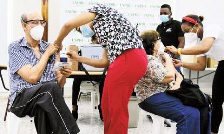 Muchos se animan y se ponen la tercera dosis de Pfizer