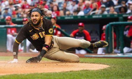 Tatis anotó desde 3B, ¡con un elevado al torpedero!