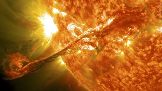 Resuelven el enigma de una polarización aparentemente imposible en el espectro del Sol