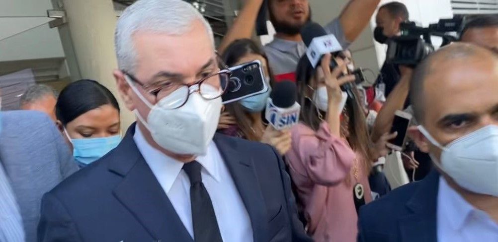 Políticos, funcionarios y empresarios dan pésame a Rondón por muerte de su hijo