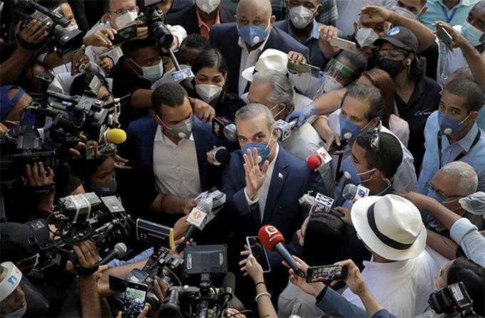 De Leonel y Danilo a Abinader: Sus diferentes estilos