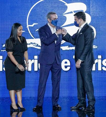 En seis meses llegaron 2 millones 400 mil turistas