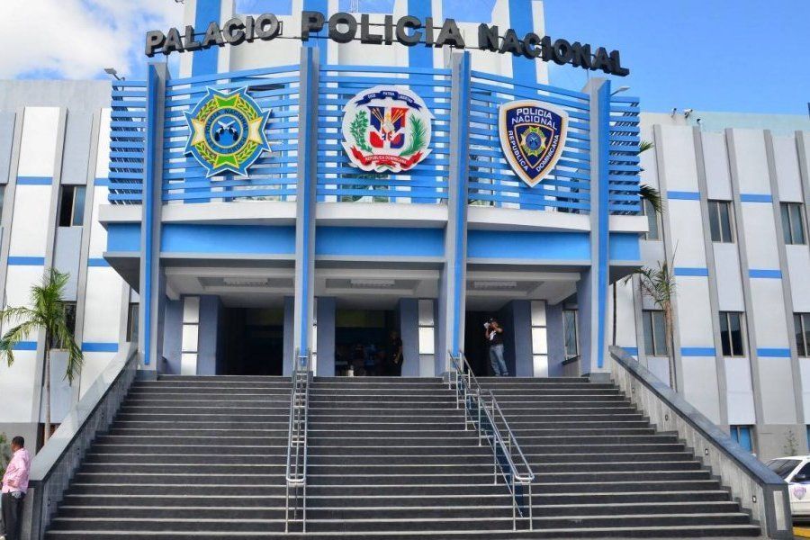 Agentes PN persiguen a varios atracadores, pero no logran capturarlos