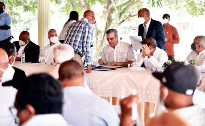 Abinader promete dar ayudas a productores pecuarios Monte Plata