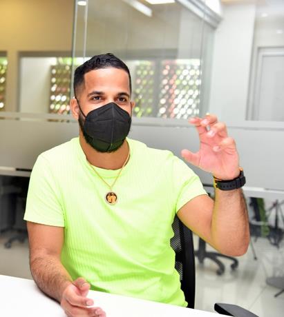 DJ Dito Bernard, el odontólogo que puso a las estrellas a bailar dembow