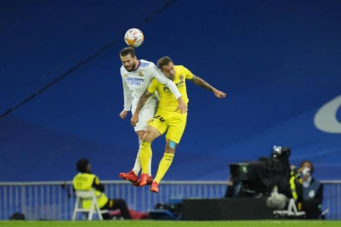 Atlético pierde en Alavés, Real Madrid iguala pero sigue líder