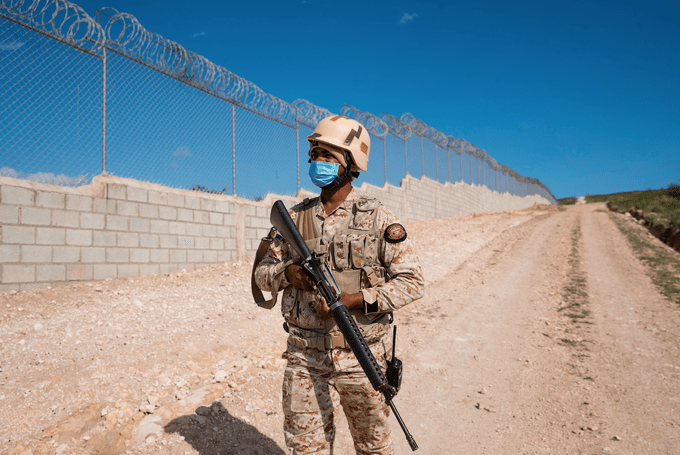 Israel diseña el muro con Haití
