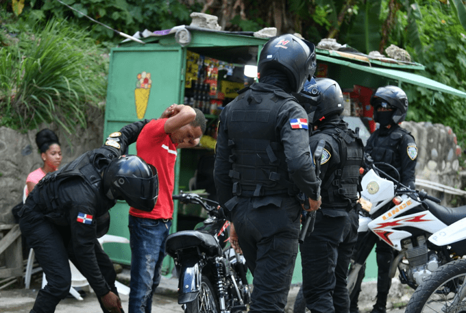 La Policía toma el control en otros tres barrios de la Capital