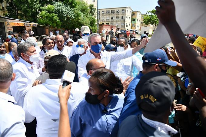 Abinader promete múltiples obras en actos fin de semana