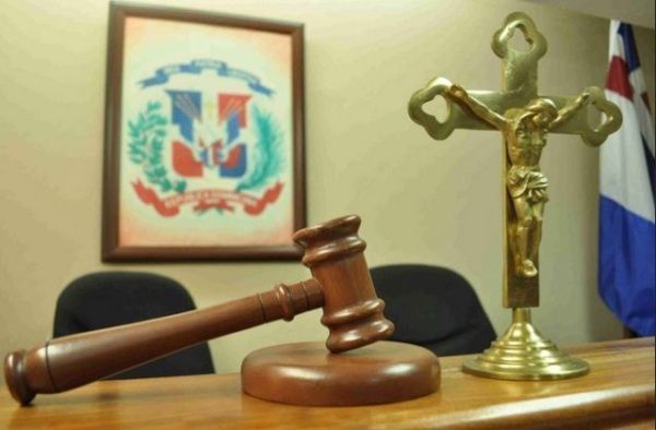 En Villa Altagracia condenan a 20 años a mujer que mató marido