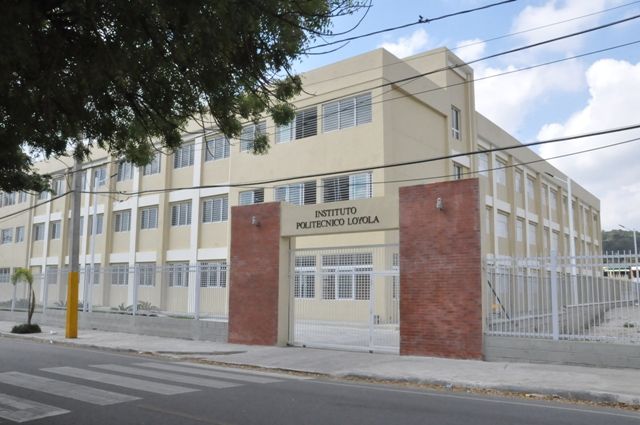 Gobierno recapacita y asigna de nuevo almuerzo a estudiantes de Loyola