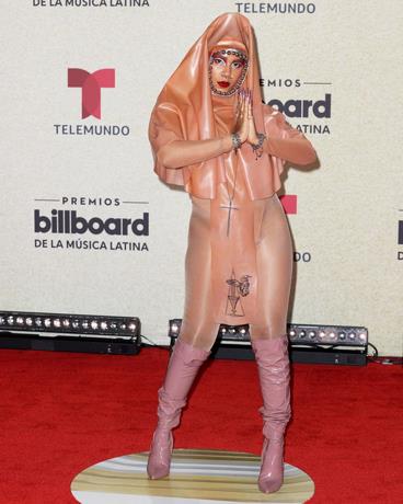 Tokischa llega a los Billboard vestida como si fuera a la Gala Met, show con Rosalía genera debate