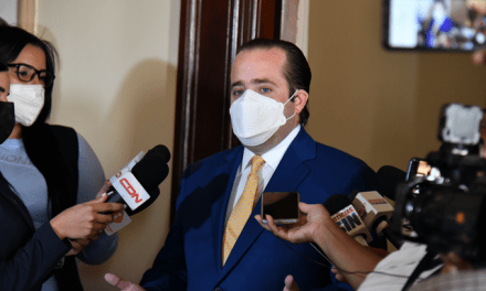 PRM y PLD se enfrentan por los “Papeles de Pandora”