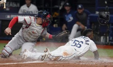Rays pegan primero con jonrón y robo de home de Arozarena