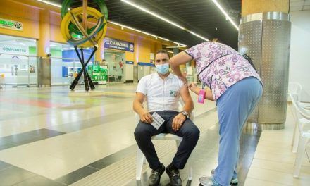 Los familiares de los enfermos apoyan la gente esté vacunada