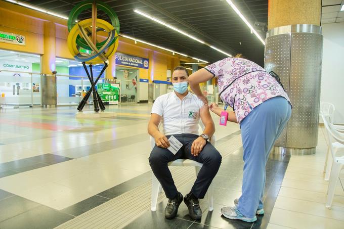 Los familiares de los enfermos apoyan la gente esté vacunada