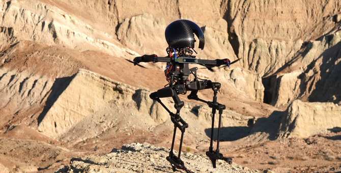 LEONARDO, ni del todo dron ni del todo robot andante