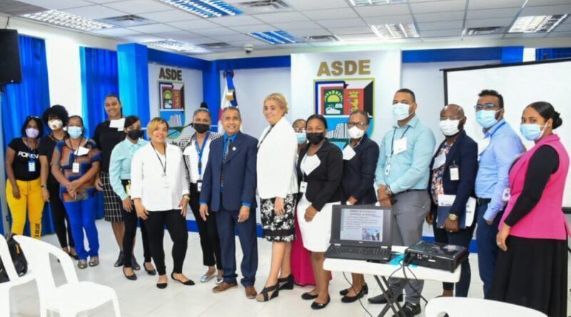 Infotep capacita personal del Ayuntamiento en áreas de servicio