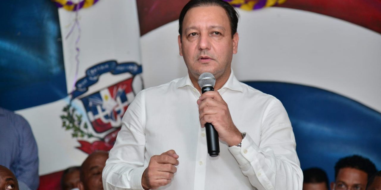 Abel Martínez pide al gobierno dejar de “presionar y chantajear” a alcaldes del PLD