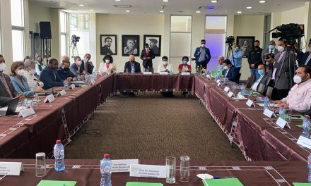 Gobierno prepara reforma fiscal para socializarla con líderes políticos y sociales