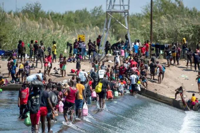 EE.UU. expulsa en 13 días al triple de haitianos que en los últimos 7 meses