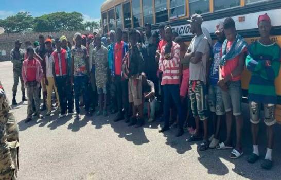 Migración detiene a 661 haitianos ilegales en República Dominicana