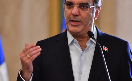 Gobierno suspende visas a los estudiantes haitianos