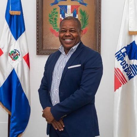 Abinader suspende a Adán Pequero, director de Inposdom