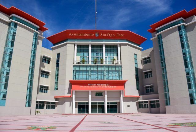 Ayuntamiento de SDE impone multa de RD$1 millón a empresa por lanzar desechos en la calle