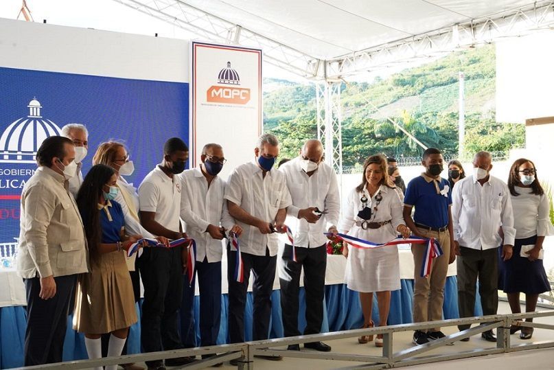 Presidente Abinader inaugura escuela en Najayo Arriba